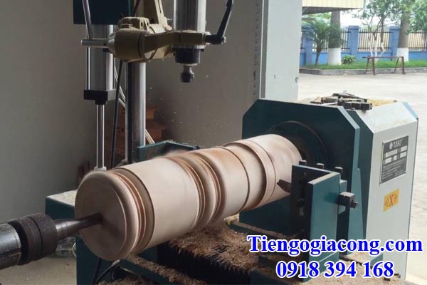 tiện gỗ bằng CNC tiện gỗ bằng CNC